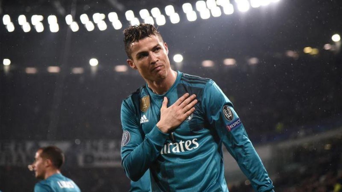 Cristiano Ronaldo festeja un gol en un partido de la Champions League.-MARCO BERTORELLO