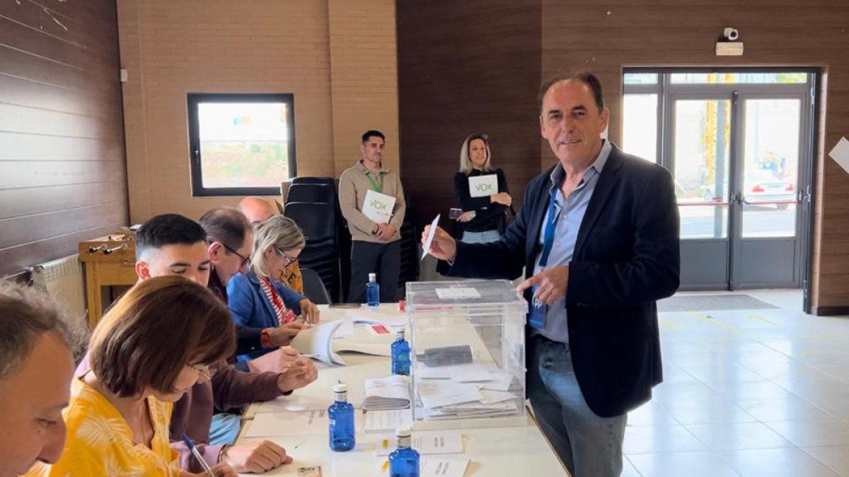 El actual alcalde de Golmayo, Benito Serrano, revalida su cargo en el Ayuntamiento. HDS