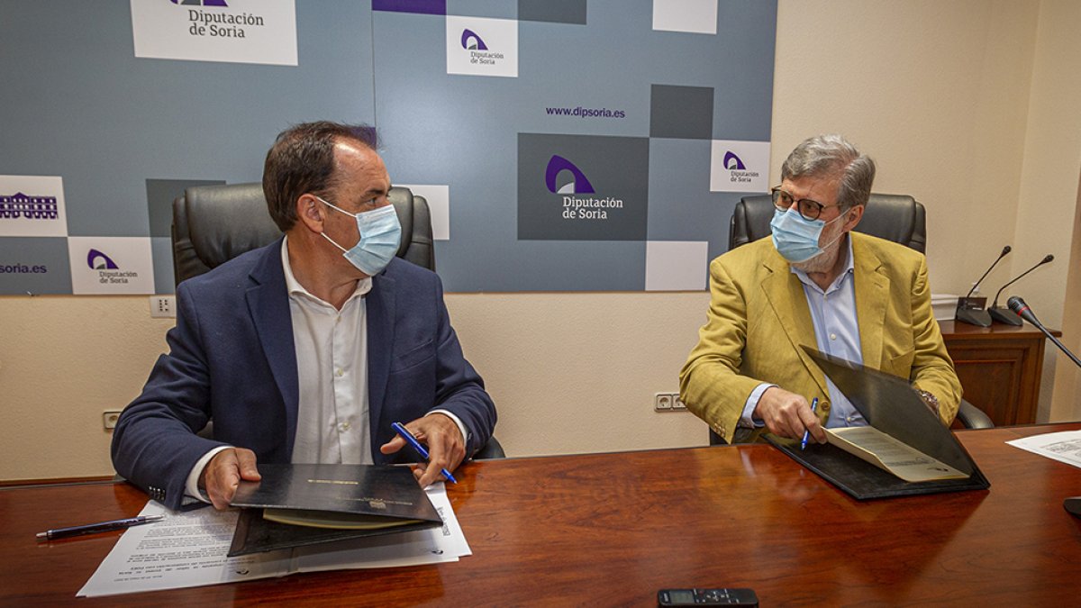 Firma del convenio con FOES del programa Invest in Soria - MARIO TEJEDOR