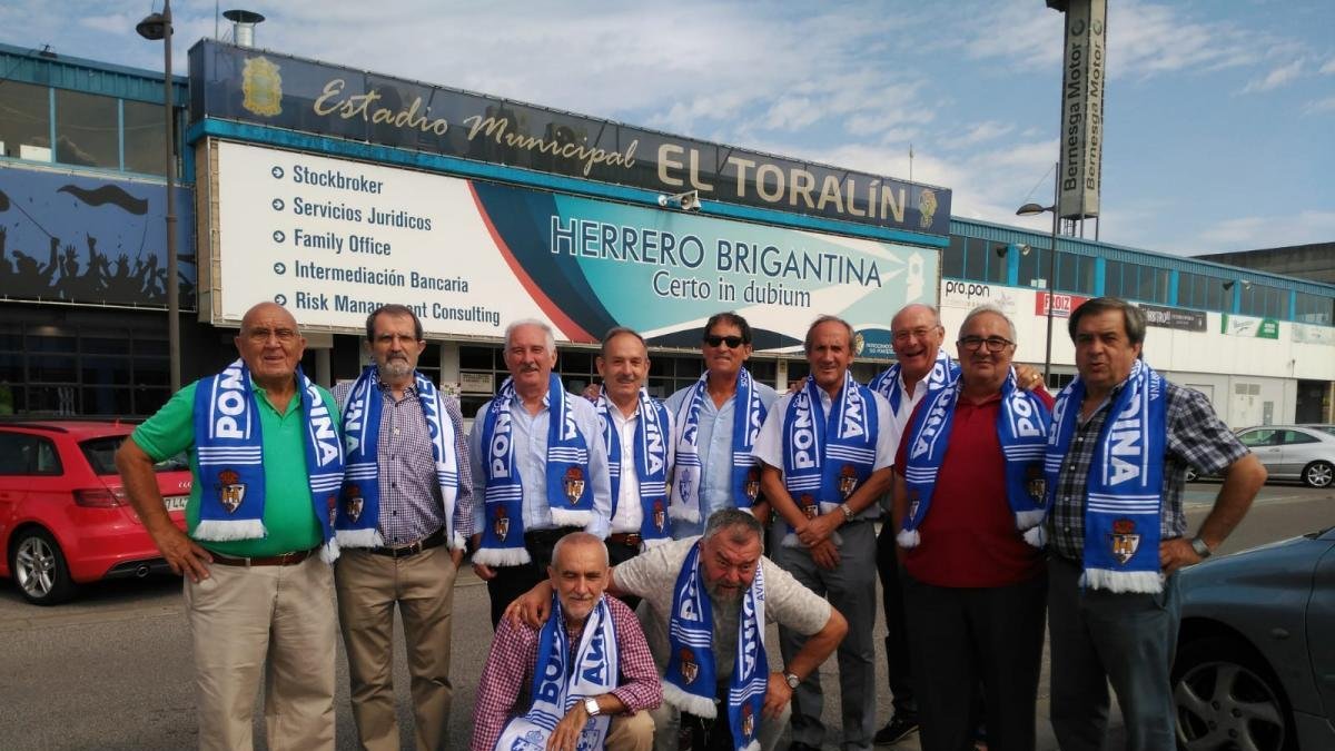 Los primeros juveniles que tuvo el Numancia se reunieron estos días en Ponferrada.-HDS