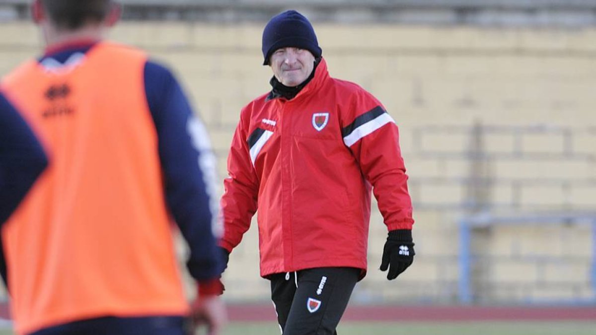 El entrenador del Numancia, Juan Antonio Anquela.-VALENTÍN GUISANDE