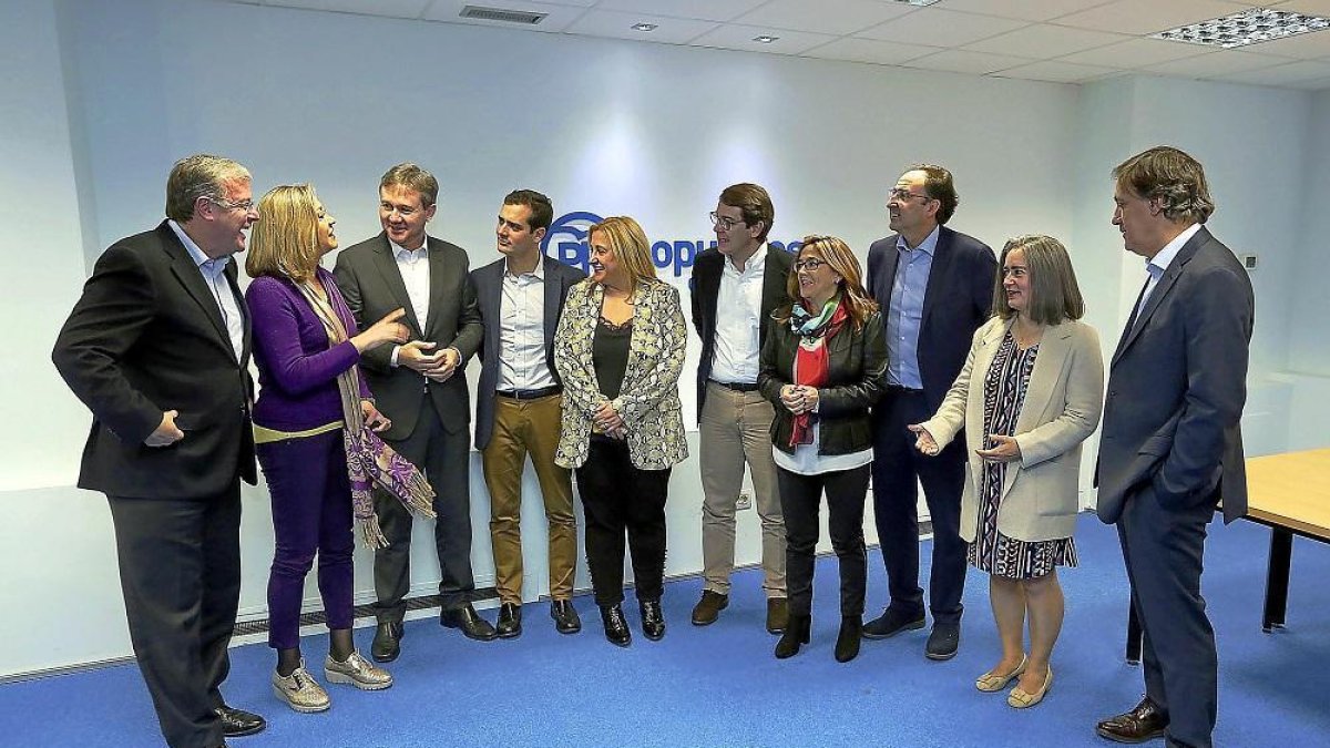 Antonio Silván, Pilar del Olmo, Javier Lacalle, Pablo Pérez, Yolanda de Gregorio, Alfonso Fernández Mañueco, Mayte Martín Pozo, Alfonso Polanco, Sonsoles Sánchez Reyes y Carlos García Carbayo. - ICAL-