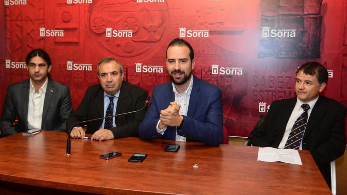 Crovetto, Fraile, Hernández y García en la presentación del Regional que se celebrará el sábado.-Álvaro Martínez