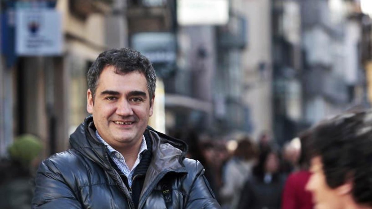 Jesús Romero, ayer, en el casco antiguo de la ciudad.-MARIO TEJEDOR