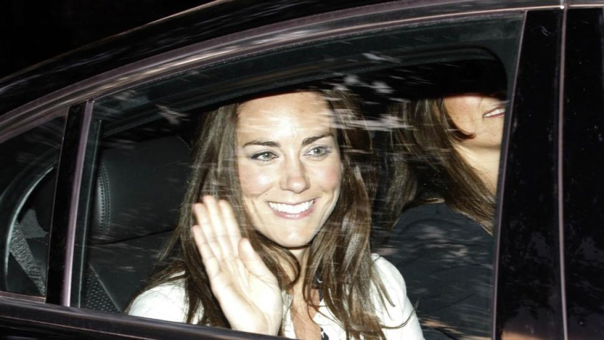 Kate Middleton en el coche, a la salida de la residencia real en Londres.-REUTERS