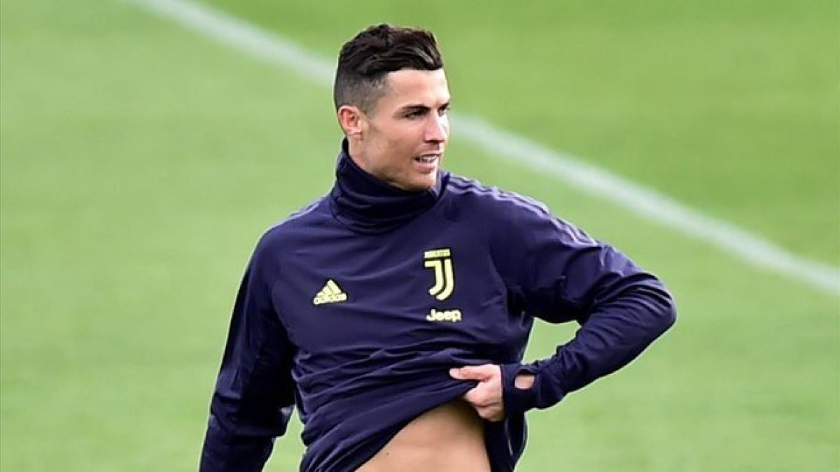 Cristiano Ronaldo en un entrenamiento de la Juventus.-EL PERIÓDICO
