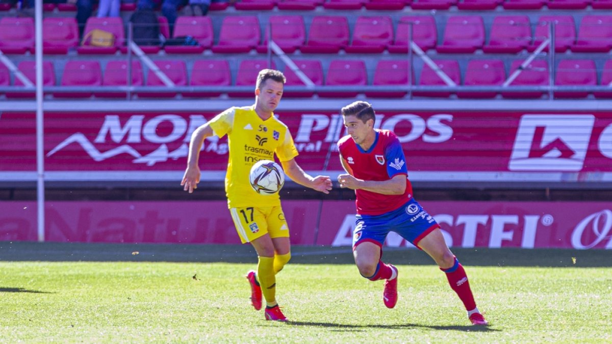 Jaume Pol en el partido del Numancia ante el Formentera. MARIO TEJEDOR