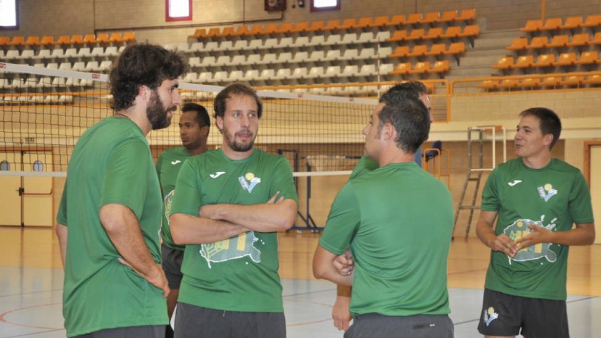 El Río Duero de Sevillano estrena hoy la serie del choques de preparación.-Valentín Guisande