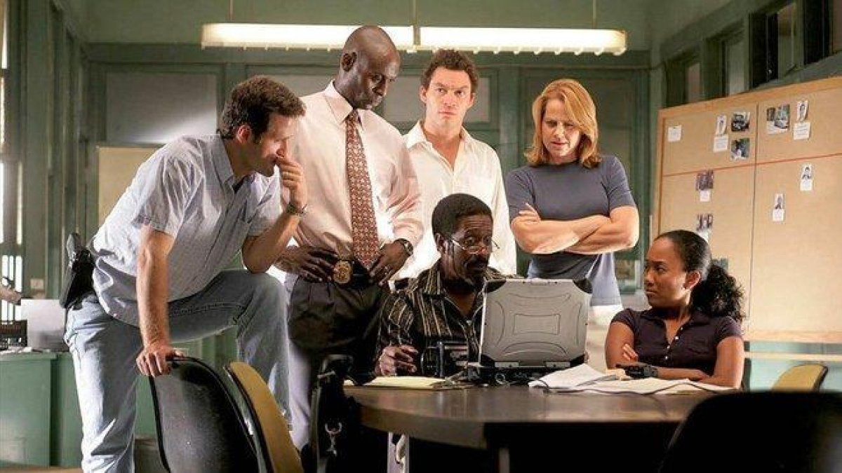 Una imagen de ’The wire’, serie que enroló a George Pelecanos y Richard Price.-