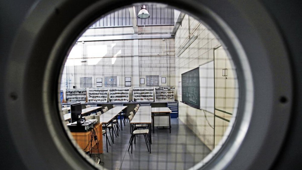 Las primeras aulas en abrir lo harán esta misma semana.-MARIO TEJEDOR