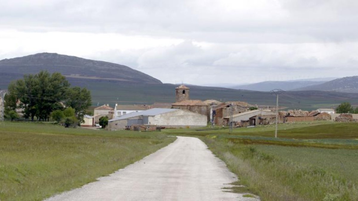 Panorámica de la localidad de Torrubia de Soria.-L.A.T.