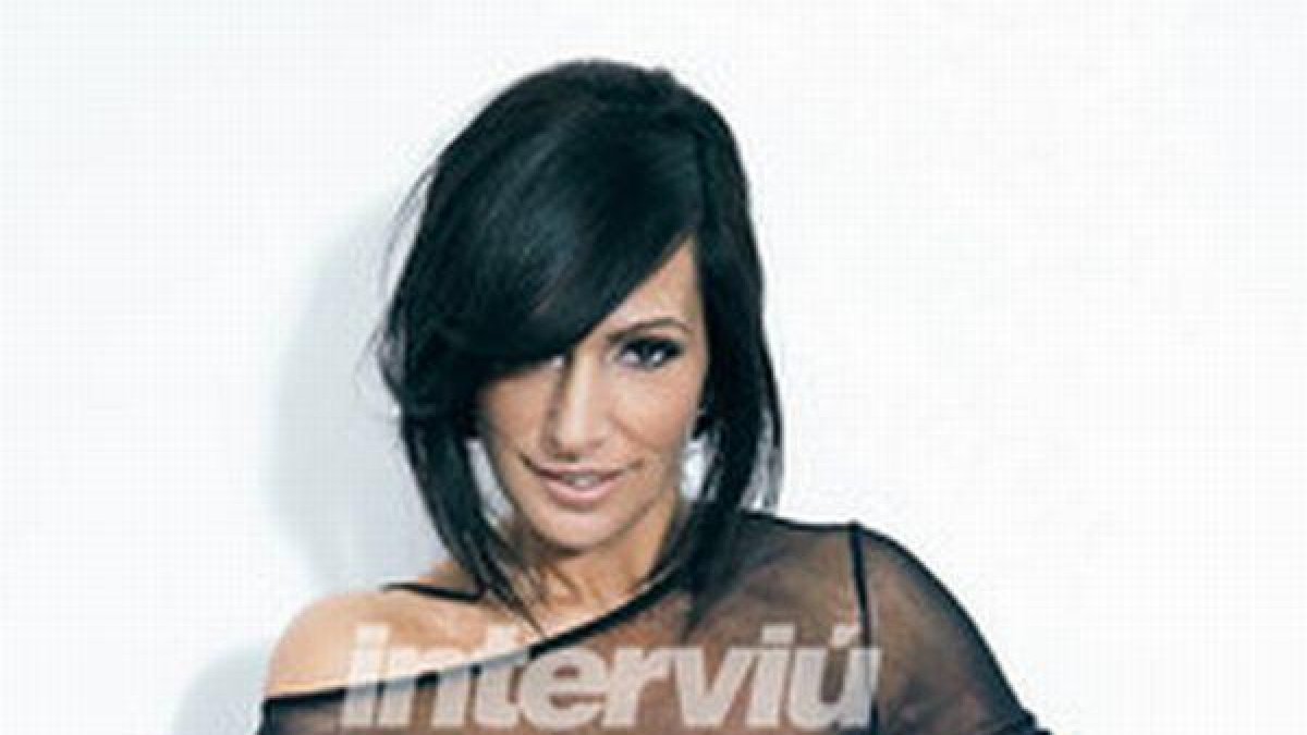 Mónica Ceide, dirigente de Vox en Lugo, posa para 'Interviú'.-