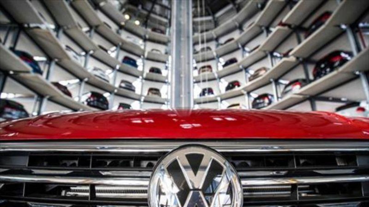 Almacén de coches en la sede de Volkswagen en Wolfsburgo.-ODD ANDERSEN (AFP)