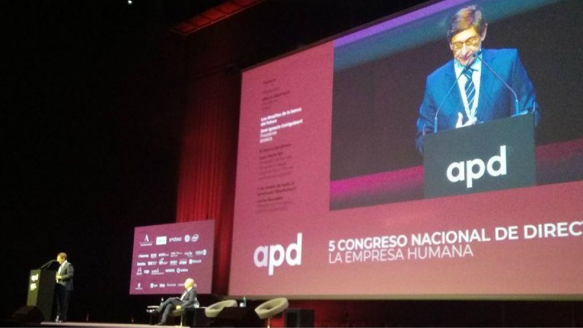 Intervención de Goirigolzarri en el congreso de la APD en Barcelona.-EL PERIÓDICO