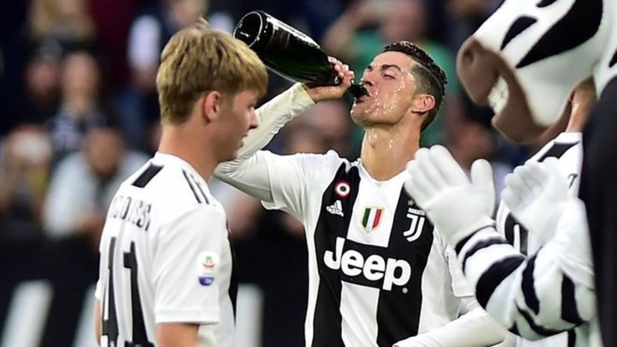 Cristiano Ronaldo celebra su primer scudetto.-