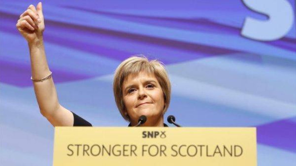 Nicola Sturgeon durante la conferencia de su partido.-Foto: REUTERS / CATHALN MCNANGHTON