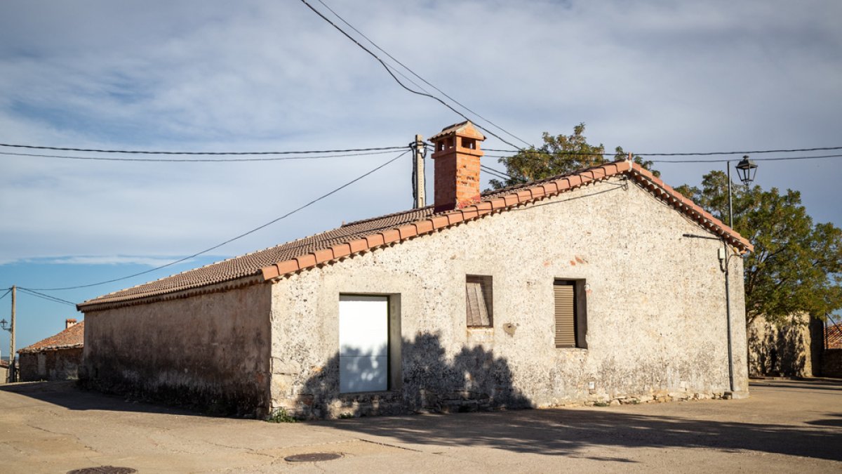 Vivienda de Villabuena que se va a rehabilitar. GONZALO MONTESEGURO