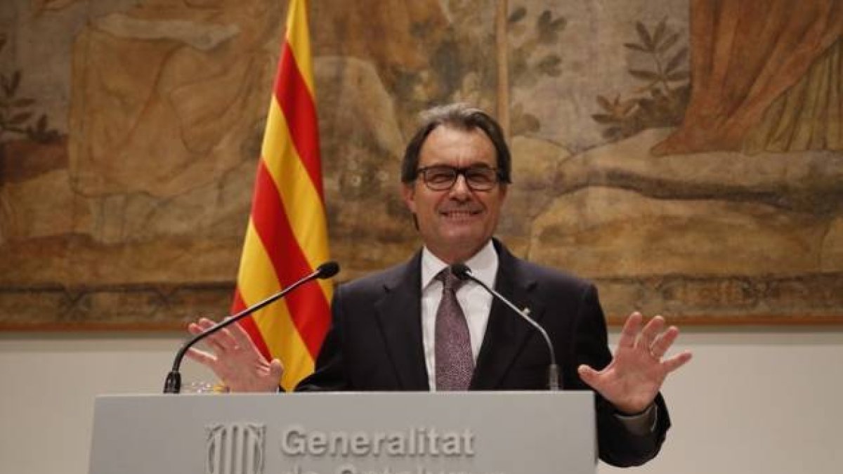 El presidente Mas durante la comparecencia de este miércoles en el Palau de la Generalitat.-Foto: JULIO CARBÓ