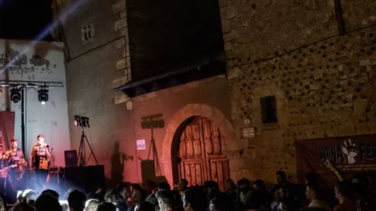 Imagen de una de las actuaciones del Boina Fest.-HDS
