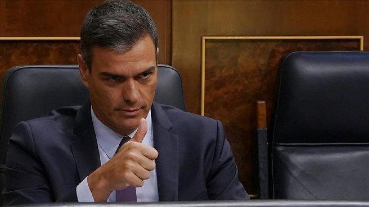 El presidente del Gobierno en funciones, Pedro Sánchez, en un pleno del Congreso.-JOSÉ LUIS ROCA