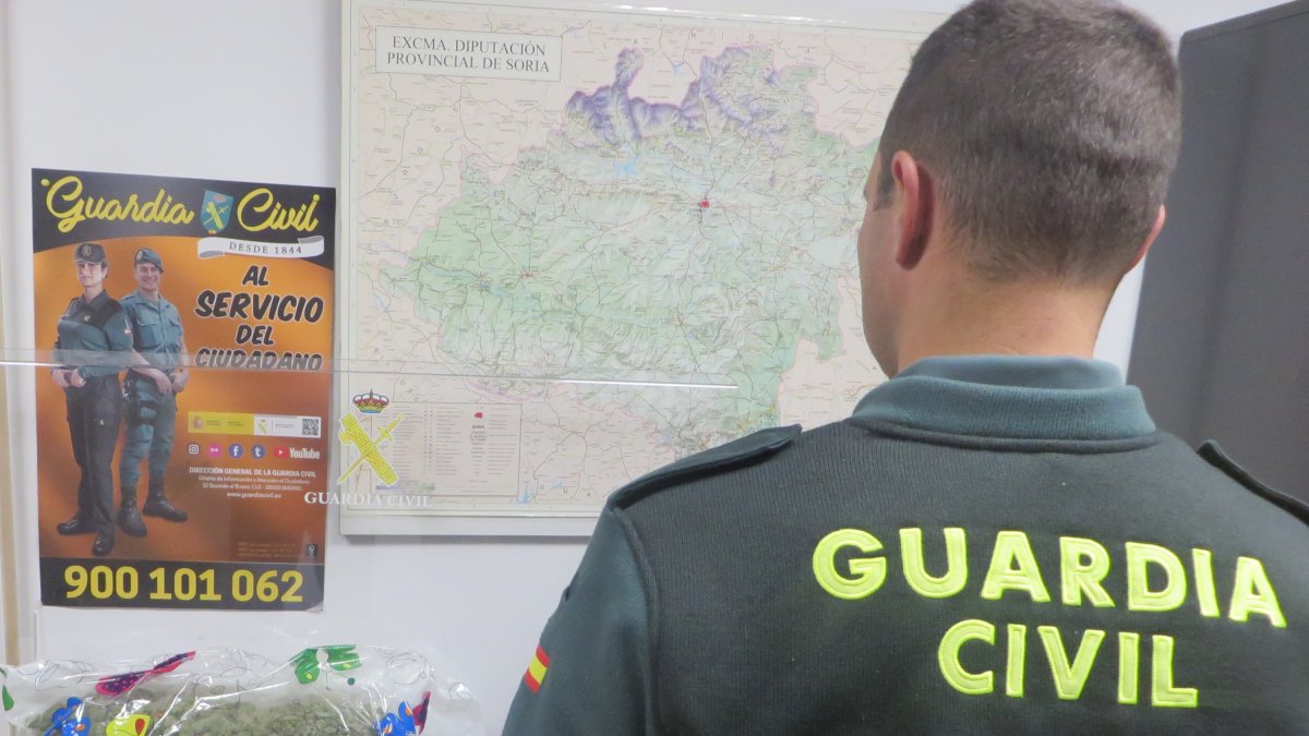 Agente de la Guardia Civil.-HDS
