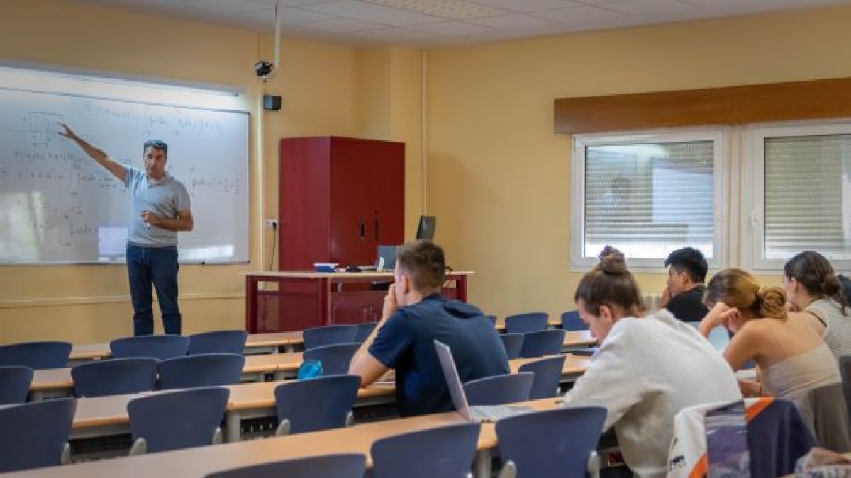 Las clases ya han comenzado en Agrarias, Empresariales y Traducción. GONZALO MONTESEGURO