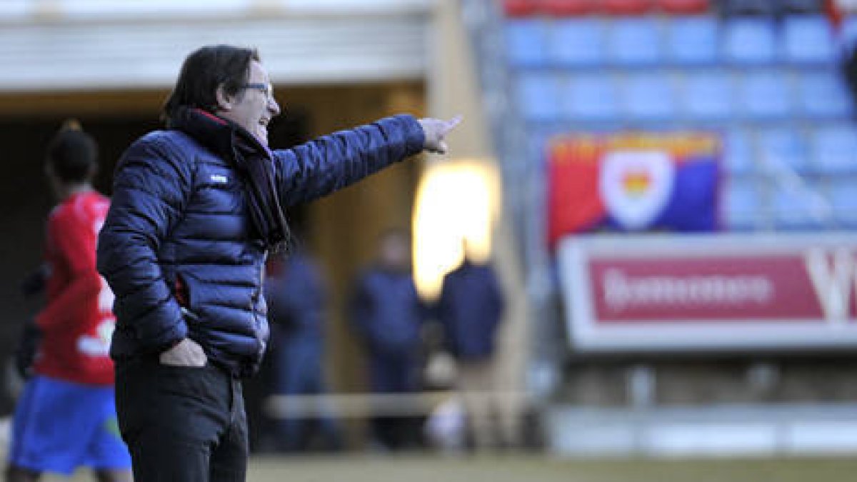 El entrenador del Numancia, Juan Antonio Anquela. / DIEGO MAYOR-