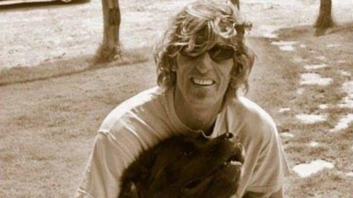 Jesús Hermida Júnior, un apasionado del surf.-FACEBOOK