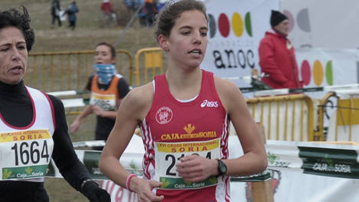 Marta Pérez Miguel fue tercera en el 1.500 del Nacional Júnior. / FERNANDO SANTIAGO-
