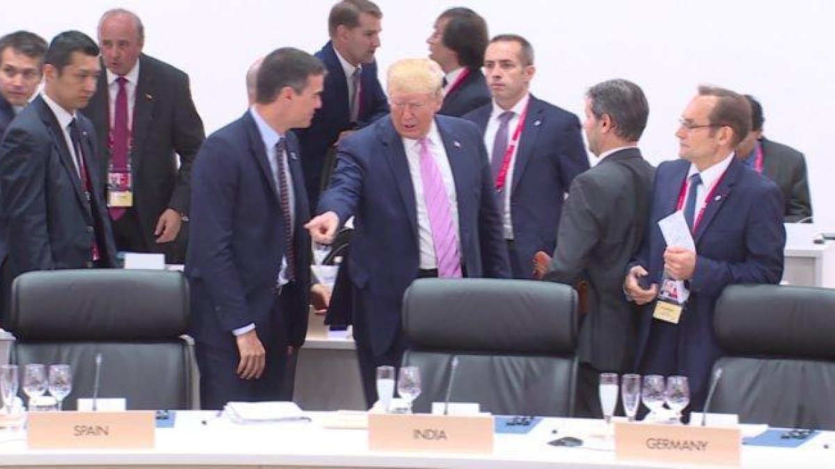 El feo gesto de Trump a Sánchez.-ROSA SÁNCHEZ