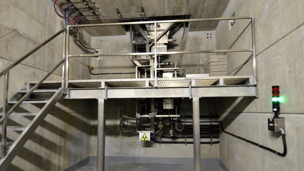 Acelerador de electrones de Mevion.-A. M.