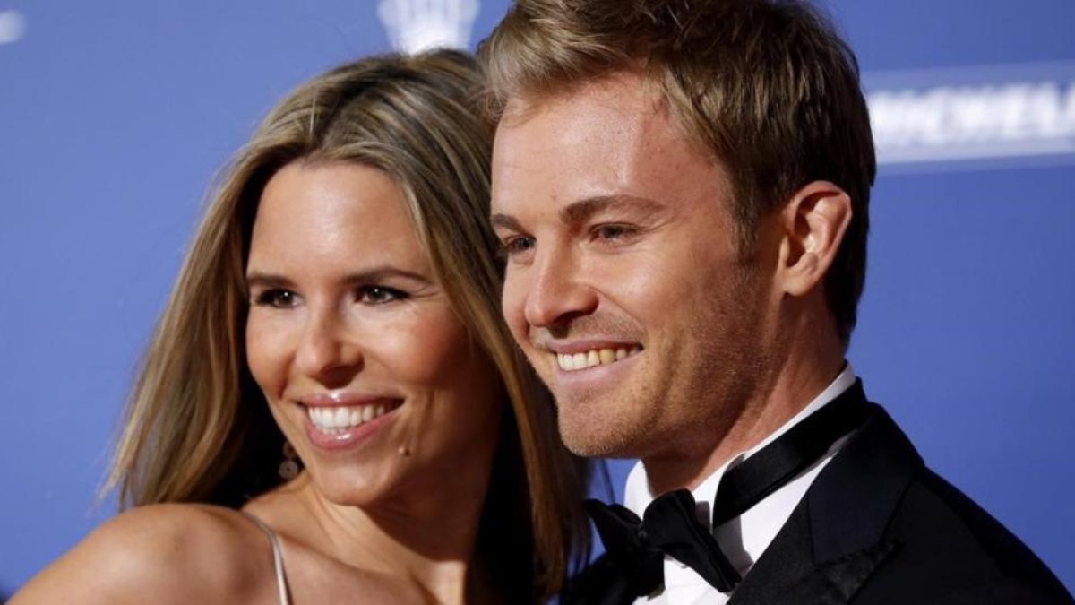 Vivian, esposa de Nico Rosberg, junto al campeón-EFE