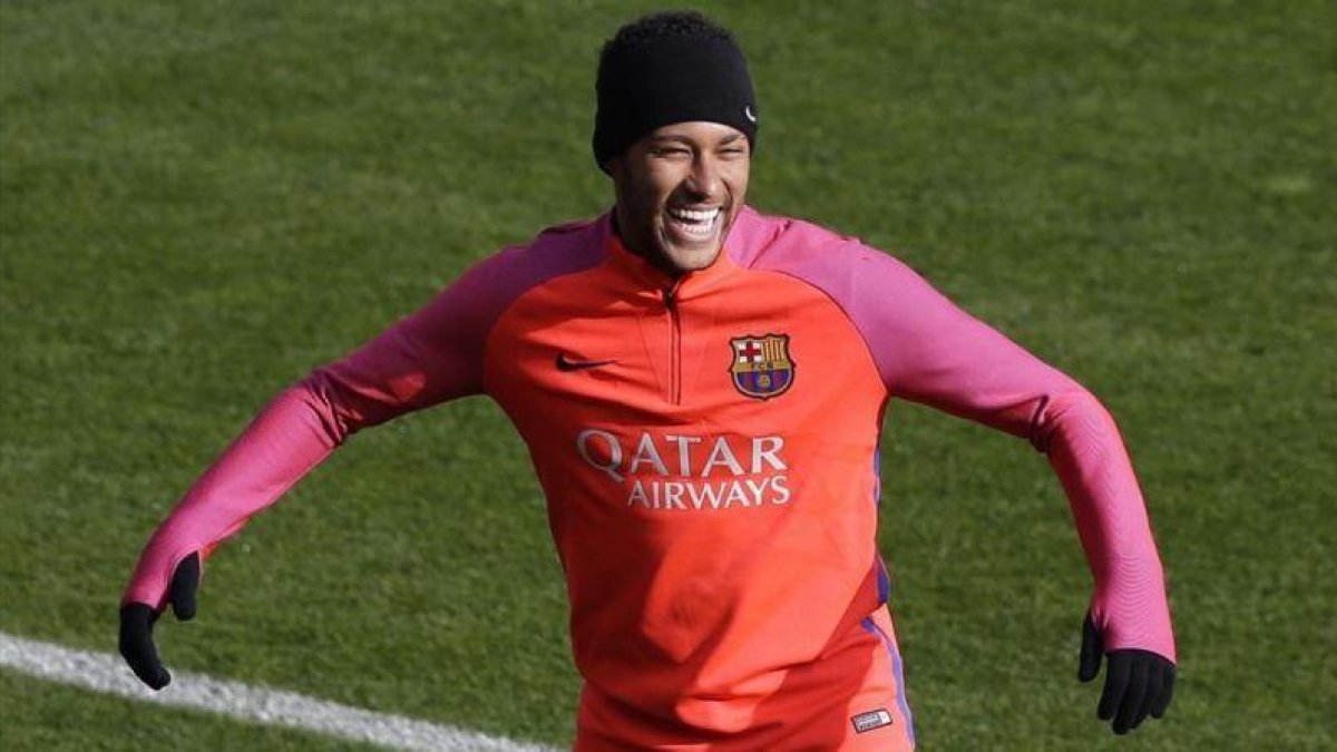 Neymar, en el entrenamiento del Barça del pasado martes.-AP / MANU FERNÁNDEZ