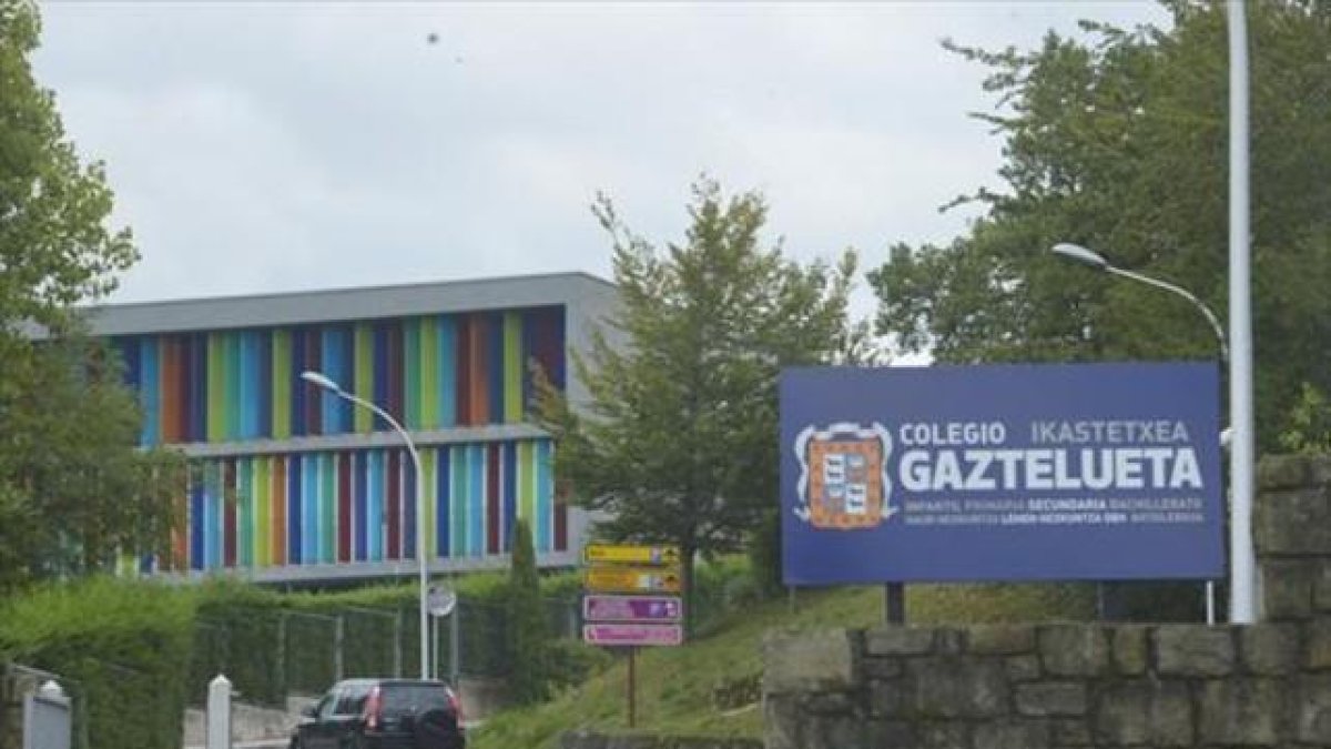 Entrada del colegio Gaztelueta, donde presuntamente ocurrieron los abusos entre el 2008 y el 2010.-VINCENT WEST