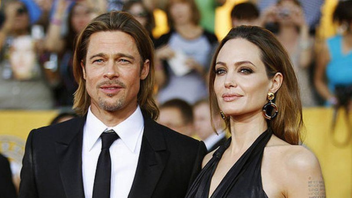 Brad Pitt y Angelina Jolie, en Los Ángeles, en enero.-MIKE BLAKE / REUTERS