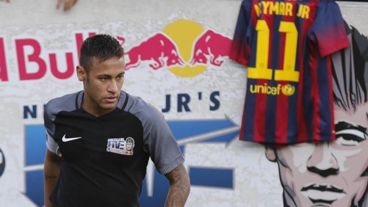 Neymar, en un acto en Brasil.-EFE / S. MOREIRA