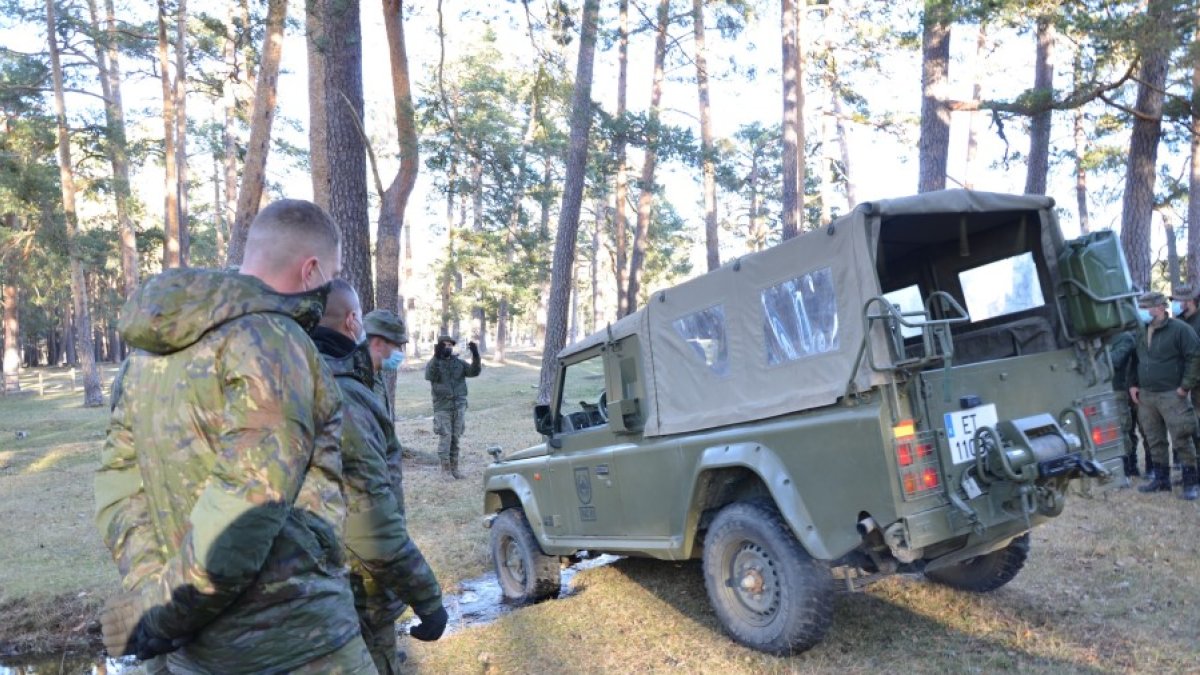 Otra unidad del Ejército entrenándose en Soria en una imagen de archivo.-MARIO TEJEDOR