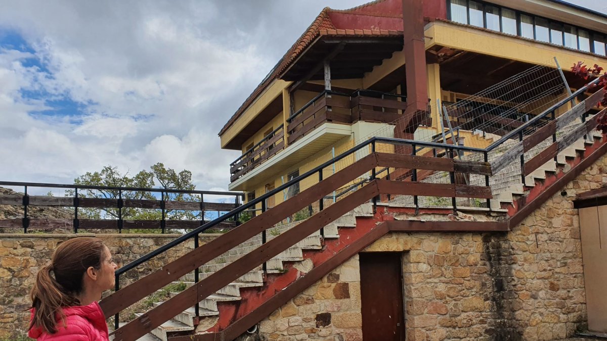 La candidata del PP a la Alcaldía de Soria, Belén Izquierdo, propone dedicar el hotel de Valonsadero sólo para restauración. HDS