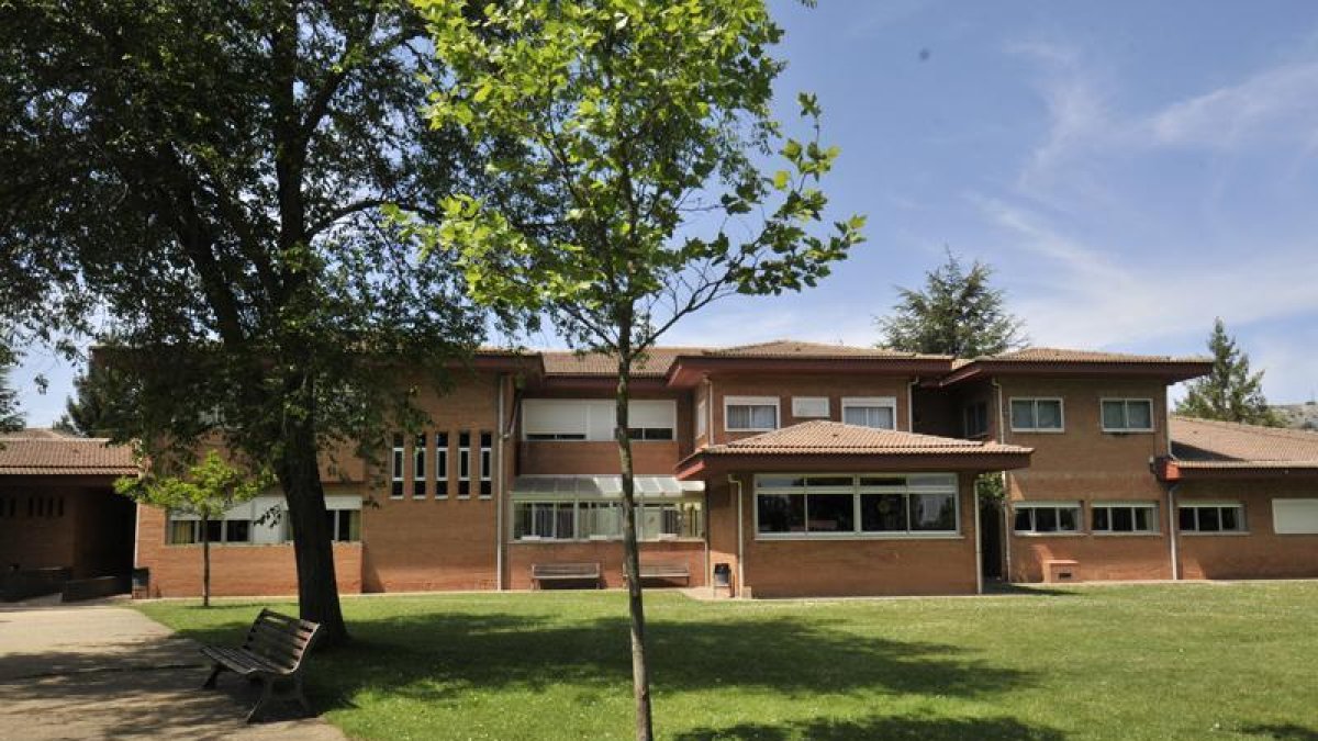 Imagen del centro de educación especial Santa Isabel, en el camino Fuente de la Teja.-HDS