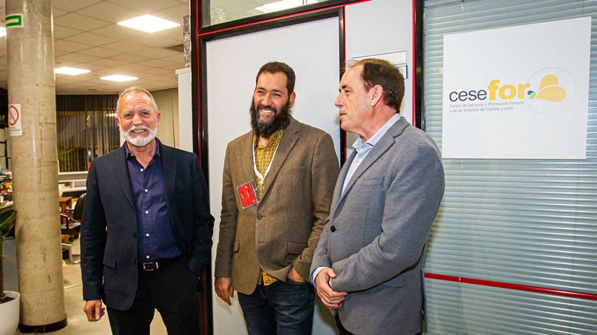 José Antonio de Miguel, Pablo Sabín y Benito Serrano, ayer en el Cesefor. MARIO TEJEDOR