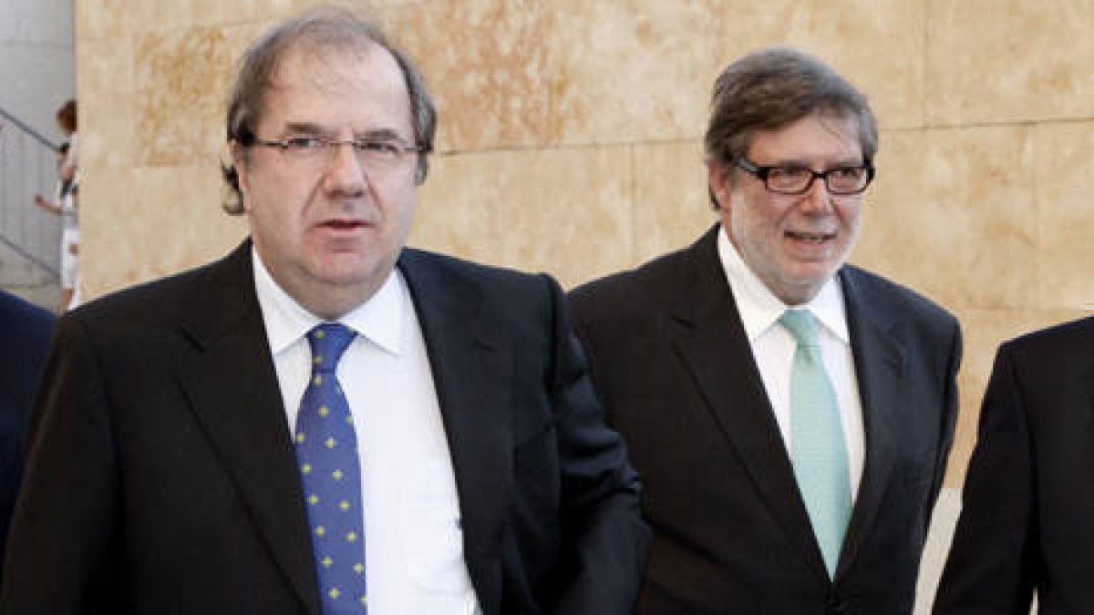 Juan Vicente Herrera junto a Santiago Aparicio./ ICAL-