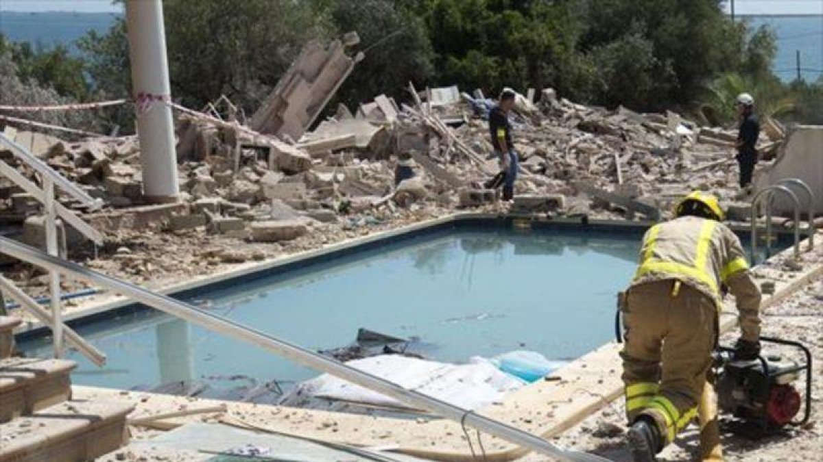 Foto del estado en que quedó la casa de Alcanar captada el 17 de agosto, unas horas antes del atentado de la Rambla.-AP / JOAN REVILLAS
