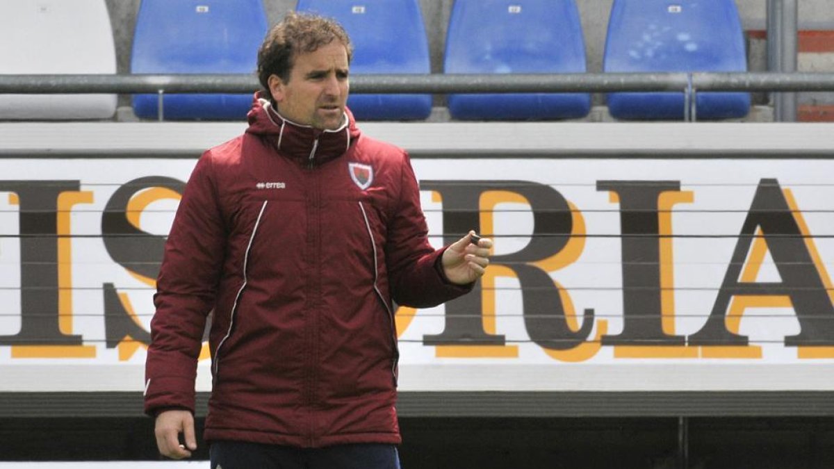 El entrenador del Numancia, Jagoba Arrasate.-VALENTÍN GUISANDE