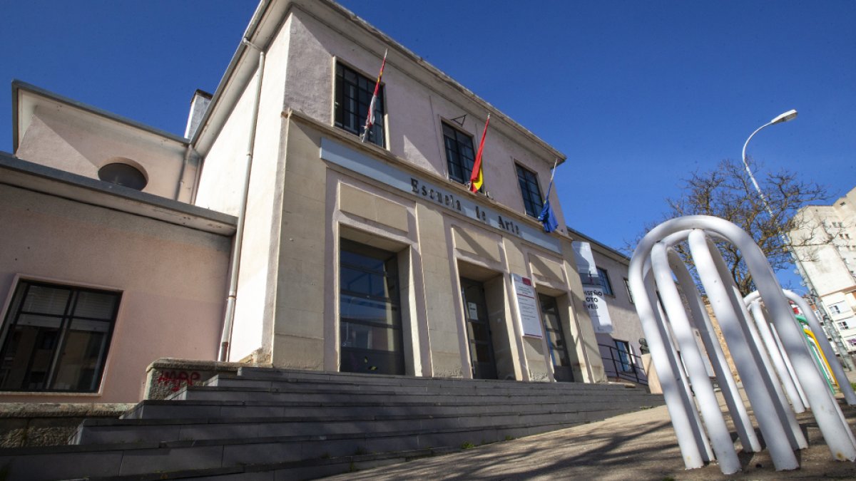 Fachada de la Escuela de Artes. MARIO TEJEDOR
