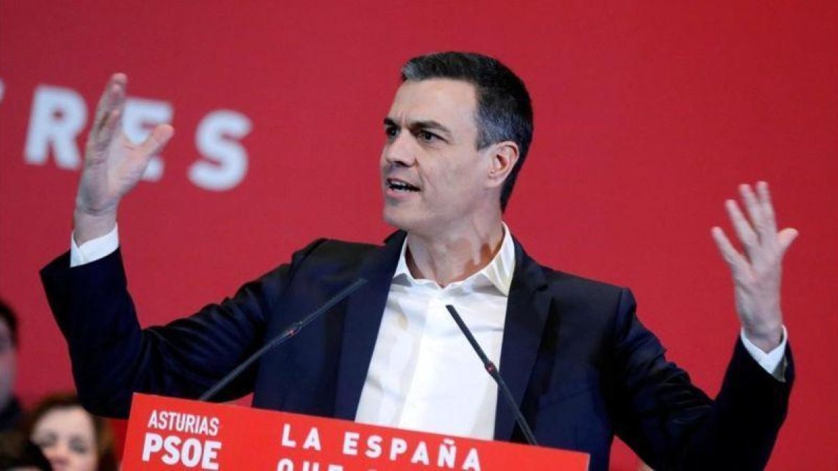 Pedro Sánchez, el miércoles durante un mitin en Gijón.-EFE / J. L. CEREIJIDO