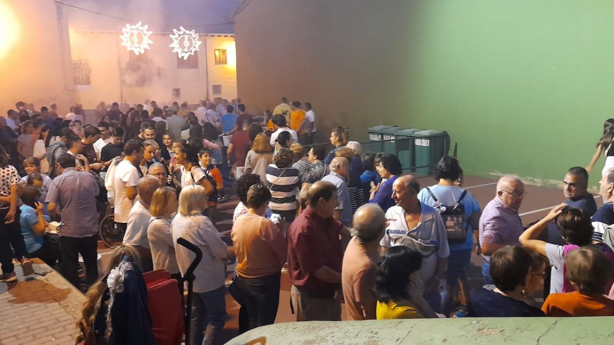Asistentes a la pancetada popular de Osma. A. H.
