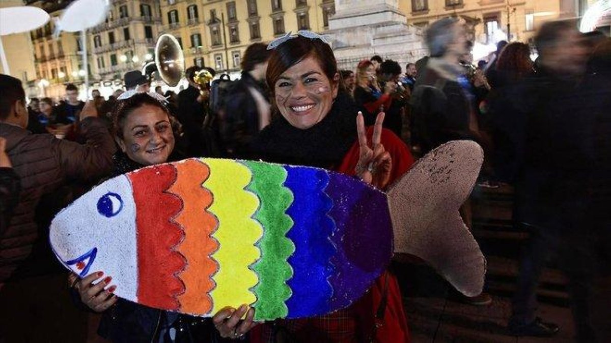 Concentración del movimiento de las sardinas contra las políticas de la ultraderechista Liga en Nápoles, el pasado 30 de noviembre.-CIRO FUSCO (EFE)
