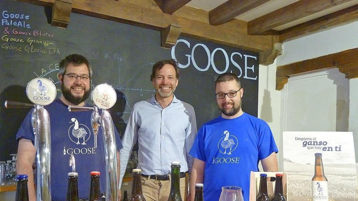 Carlos Cortina (i), Ignacio Vacchiano (c) y Miguel Ángel Albuerne, impulsores del proyecto.-- T. S. T,.