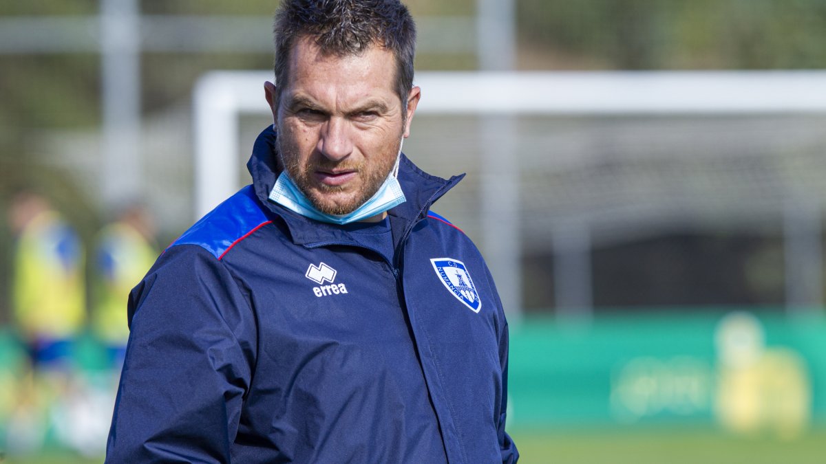 Diego Martínez, entrenador del Numancia. MARIO TEJEDOR