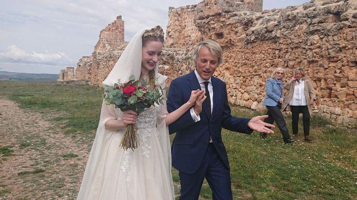 Calleja ejerciendo como padrino de la boda celebrada en la fortaleza de Gormaz.-HDS